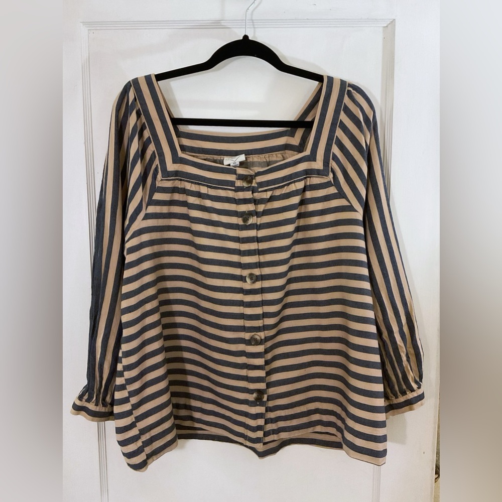 St. John’s Bay beige & navy blue blue striped top. Steampunk vintage vibe